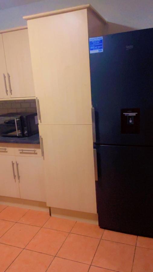 Transformative Housing Laurie Avenue Apartment นอตติงแฮม ภายนอก รูปภาพ