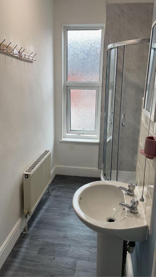 Transformative Housing Laurie Avenue Apartment นอตติงแฮม ภายนอก รูปภาพ