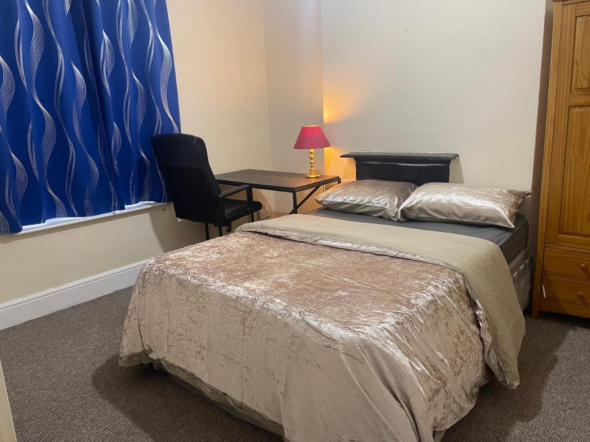 Transformative Housing Laurie Avenue Apartment นอตติงแฮม ภายนอก รูปภาพ