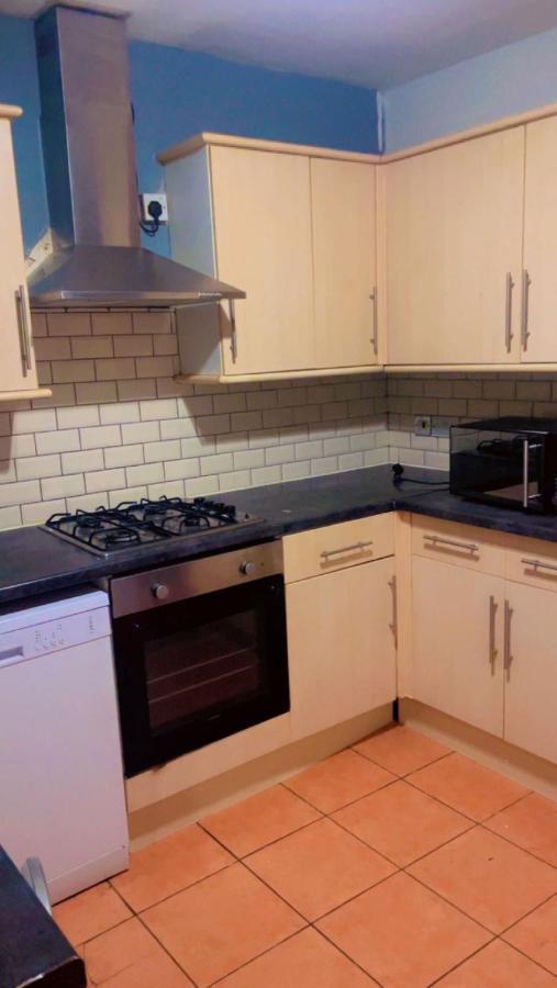 Transformative Housing Laurie Avenue Apartment นอตติงแฮม ภายนอก รูปภาพ
